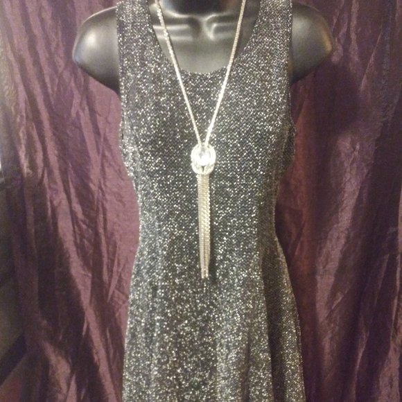 Shimmery Short Body Dress - Picture 2 of 6